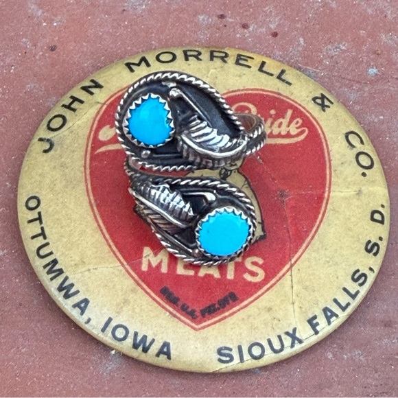 Vintage Jewelry - Turquoise and Silver Ring